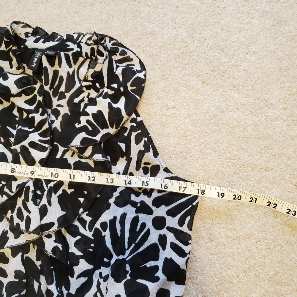 Black & White Floral Ruffle Button Down Blouse Womens Sz S Relativity Top Fairy - Picture 7 of 8